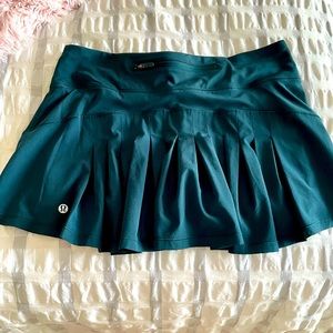 Lululemon Run Skirt -Size 6 Teal Green NWOT. Brand new , mint condition.